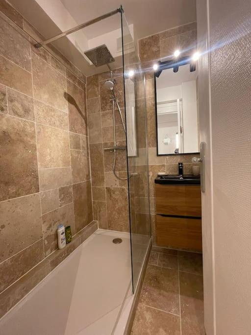 Moderne A Apartment
